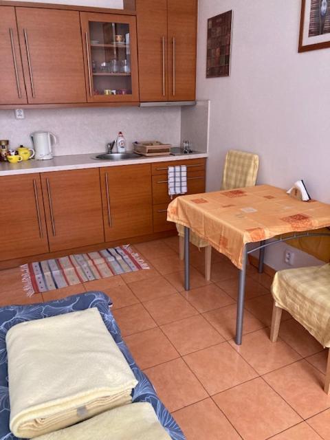 Aparthotel City 5 Прага Екстериор снимка