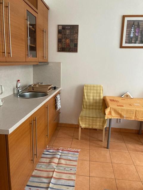 Aparthotel City 5 Прага Екстериор снимка