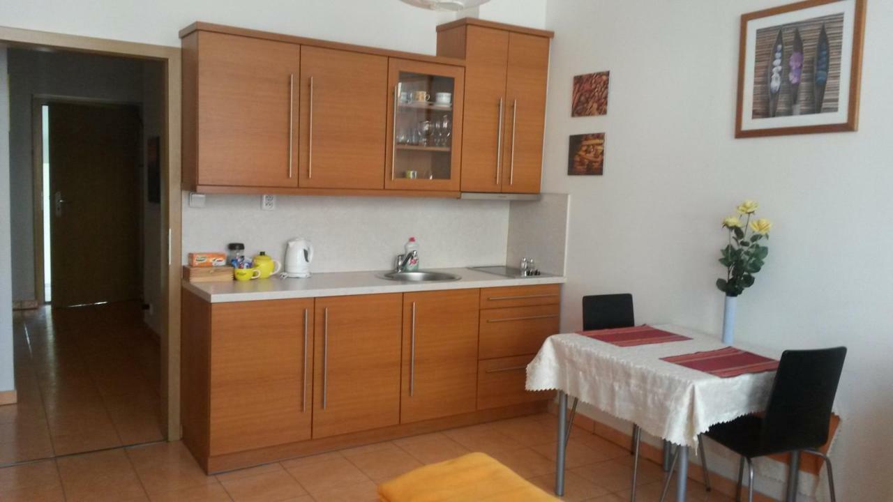 Aparthotel City 5 Прага Екстериор снимка